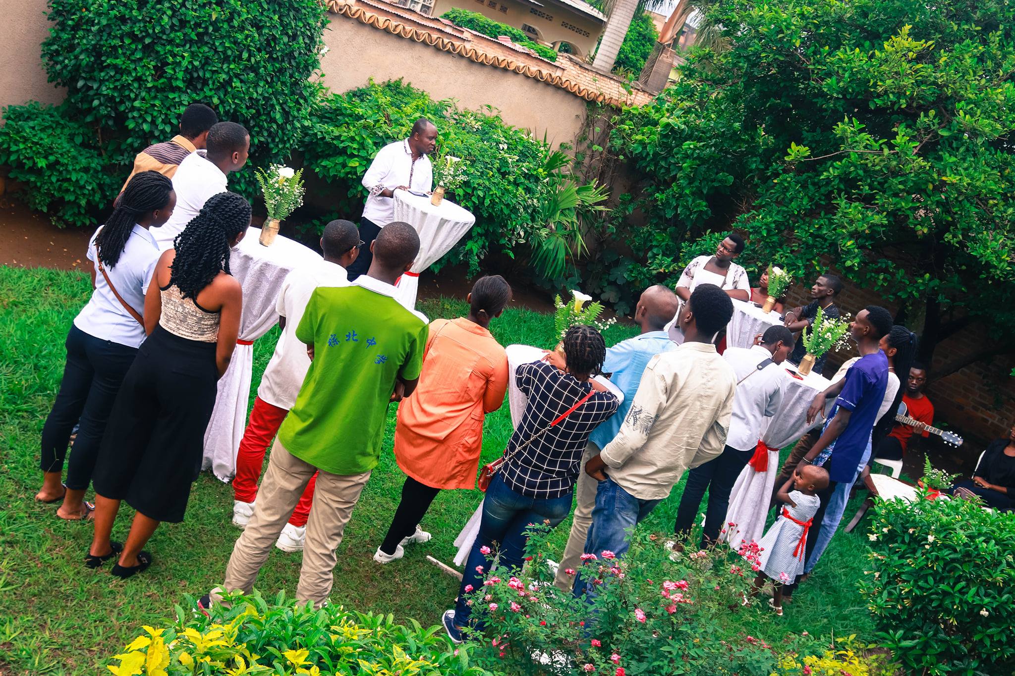 You are currently viewing Ivyagaciro connection : une session de formation sur l’identité et les affaires organisée par Family Pillar pour les jeunes